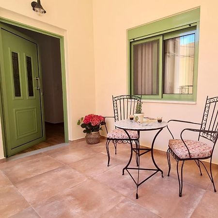 Yannis Guest House Aegina Екстер'єр фото