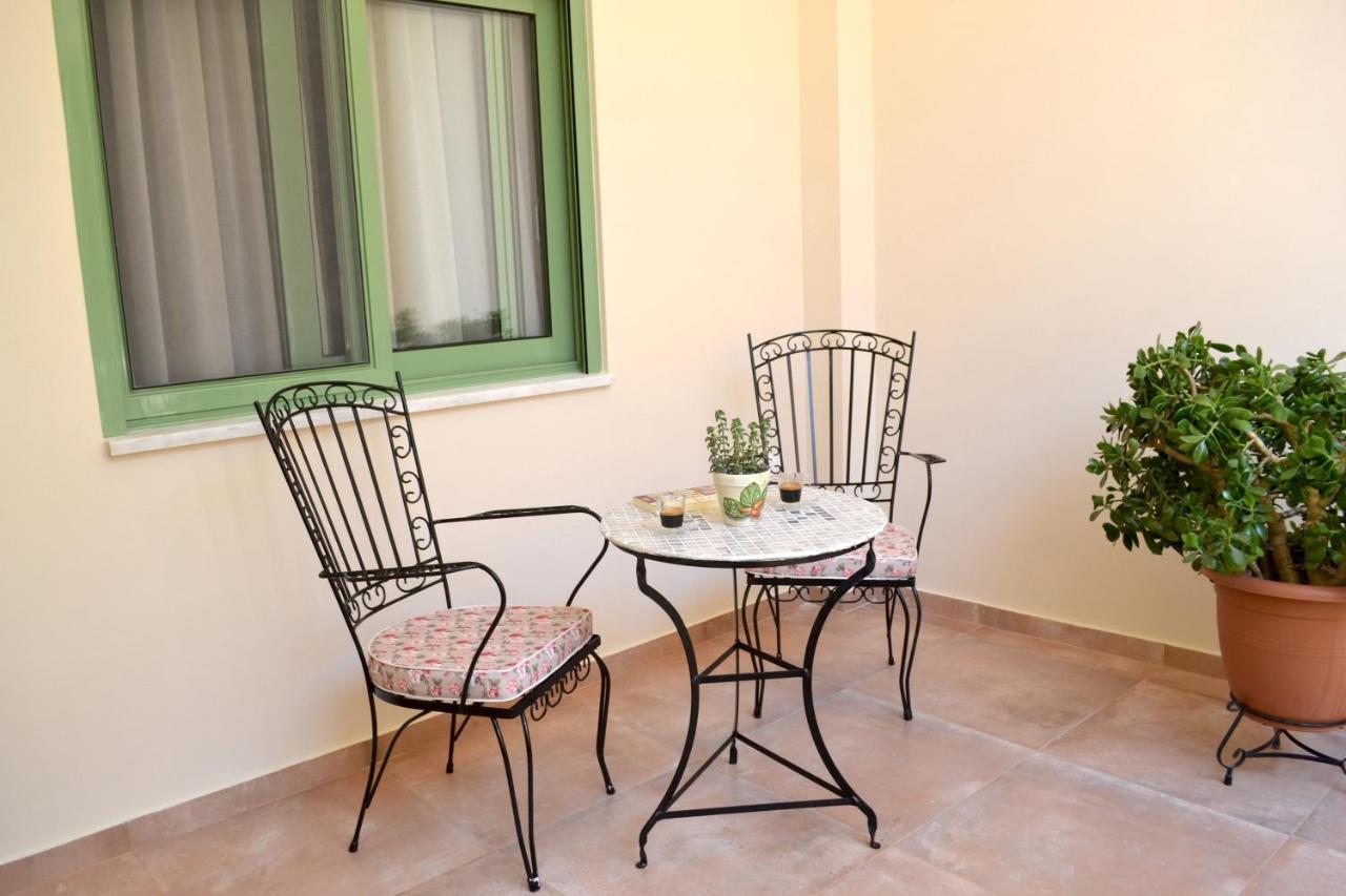 Yannis Guest House Aegina Екстер'єр фото