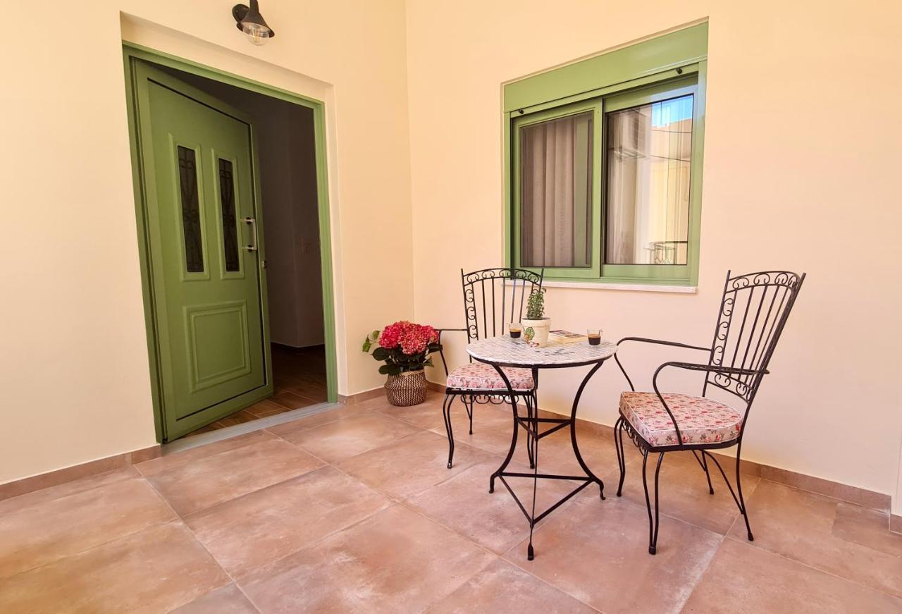 Yannis Guest House Aegina Екстер'єр фото